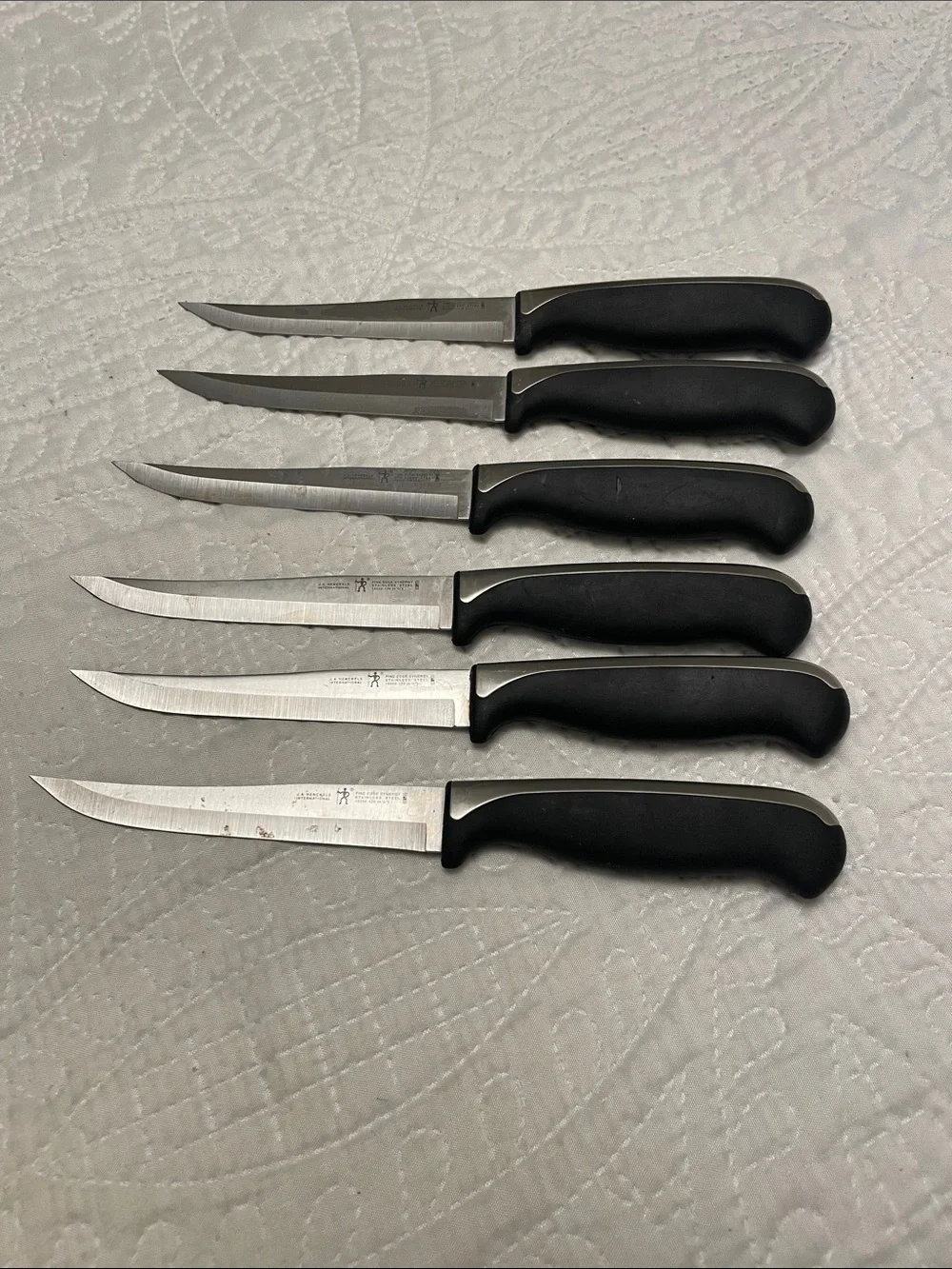 J. A. HENCKELS International Fine Edge Synergy EVEREDGE Steak Knives Set of 6